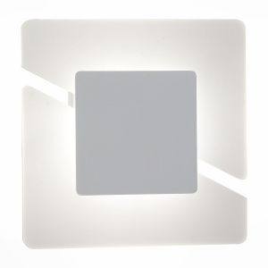 SL594.501.01 Светильник настенный ST-Luce Белый/Белый LED 1*8W 4000K SEZIONE
