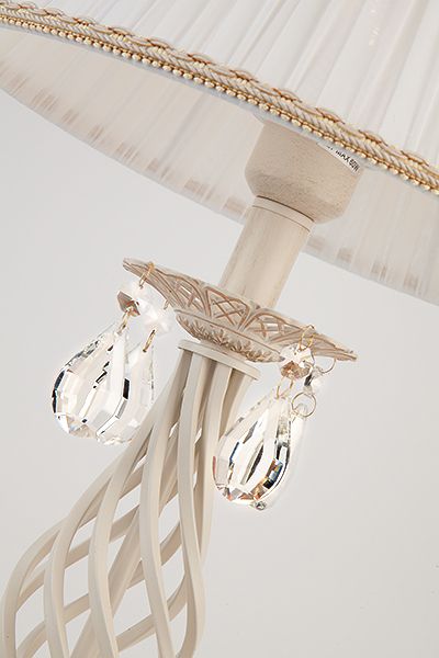 Классическая настольная лампа 10054/1 белый с золотом фото в интернет магазине Супермаркет света