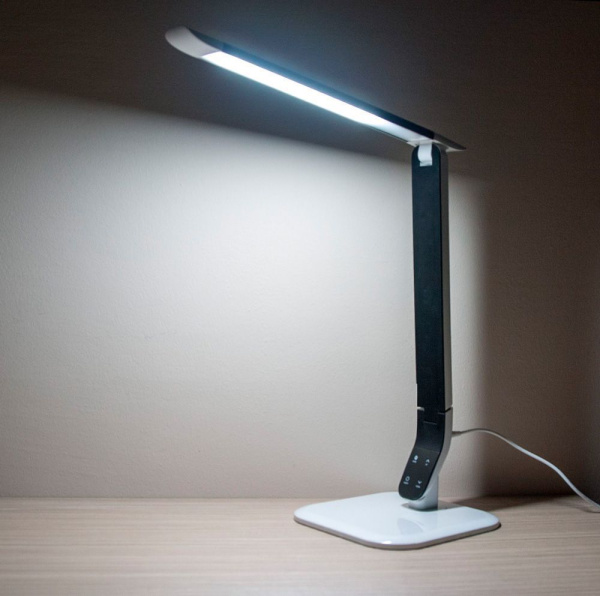 Настольный светодиодный светильник Feron DE1718 8W, черный фото в интернет магазине Супермаркет света