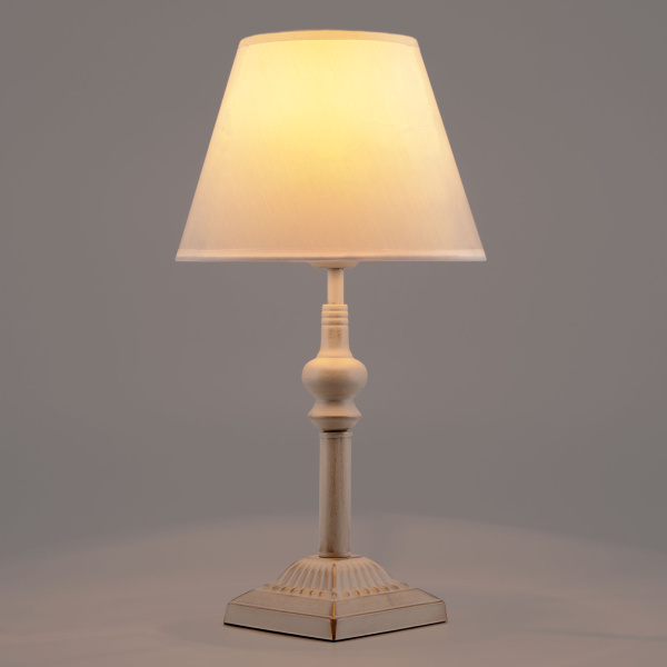 Классическая настольная лампа 01061/1 белый с золотом фото в интернет магазине Супермаркет света