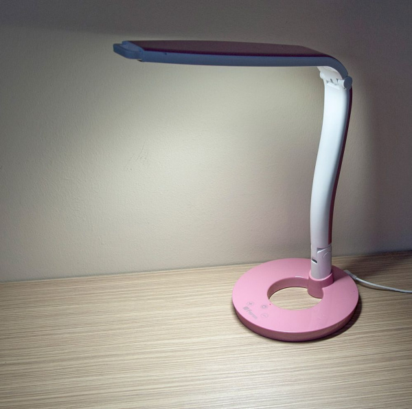 Настольный светодиодный светильник Feron DE1705 4,8W, розовый фото в интернет магазине Супермаркет света
