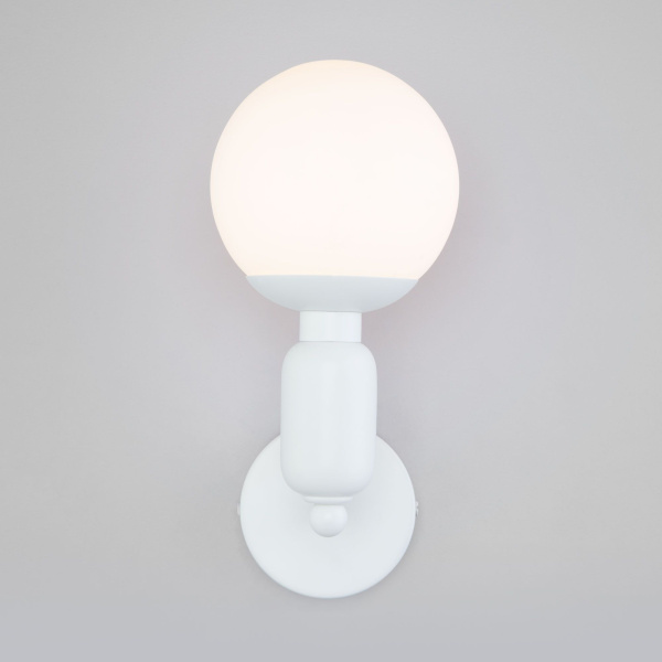 Настенный светильник со стеклянным плафоном 50251/1 белый фото в интернет магазине Супермаркет света
