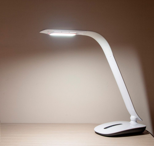 Настольный светодиодный светильник Feron DE1715 9W, белый фото в интернет магазине Супермаркет света