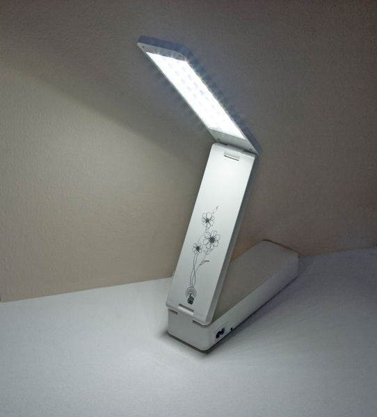 Настольный светодиодный светильник Feron DE1717 2,4W, белый фото в интернет магазине Супермаркет света