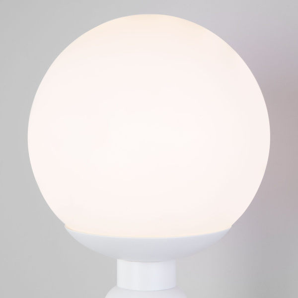 Настенный светильник со стеклянным плафоном 50251/1 белый фото в интернет магазине Супермаркет света